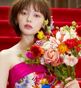 「M / mika ninagawa」ウェディングドレスコレクションのモデルに起用